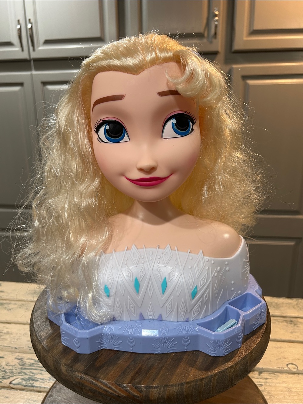 Disney Frozen Elsa Blonde Curls Styling Head Only